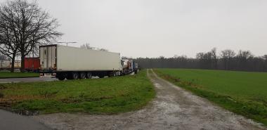 Auf der linken Seite befindet sich die bestehende Tank- und Rastanlage Hösel. Auf der rechten Seite befindet sich die geplante Erweiterungsfläche.